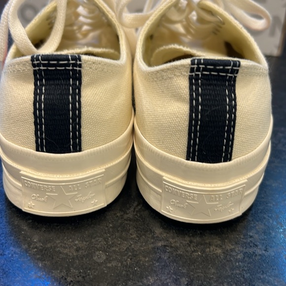 Converse shoes - Picture 4 of 6